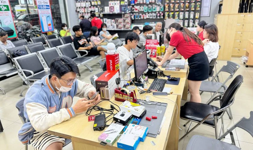 Điện Thoại Vui là địa chỉ thay pin iPhone uy tín, giá tốt nhất