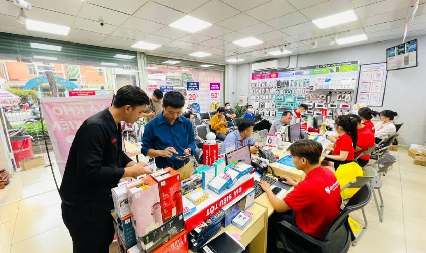 Thay pin dung lượng siêu cao chính hãng Pisen tại Điện Thoại Vui