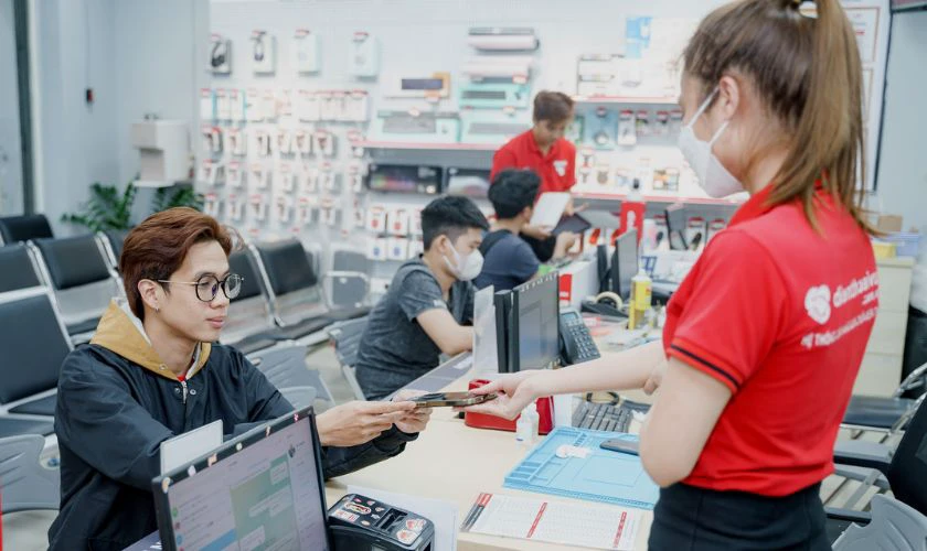 Nên mua quà 8/3 cho vợ ở đâu uy tín