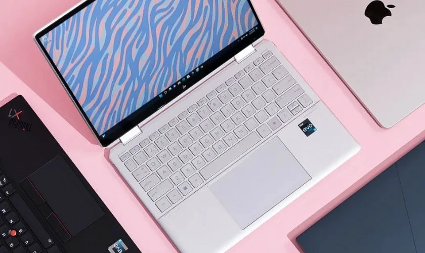 Laptop - Quà tặng công nghệ hấp dẫn
