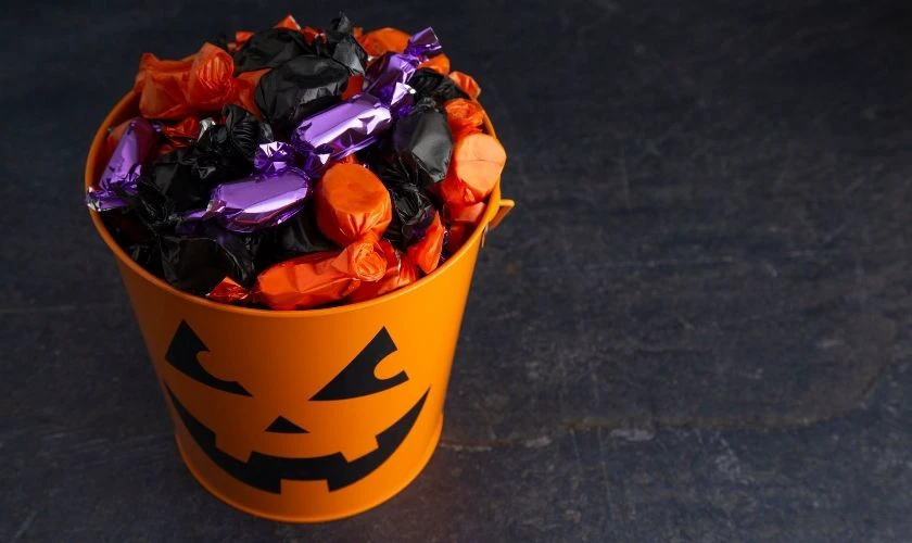 Hộp kẹo mix Halloween