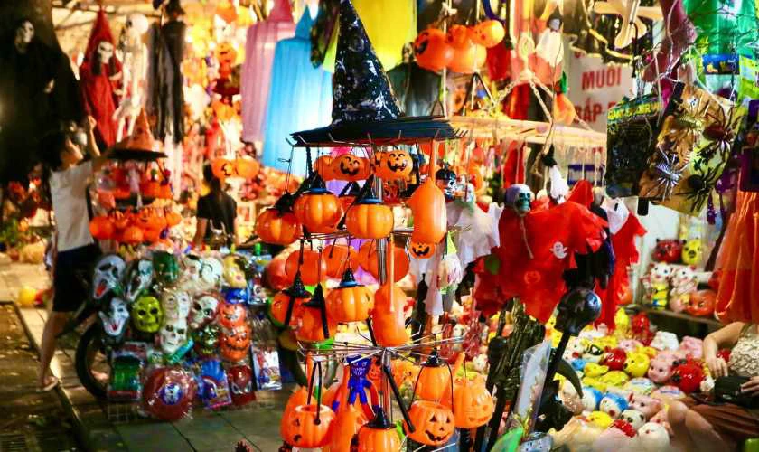 Quà Halloween cho bé trai cá tính, mạnh mẽ 2025