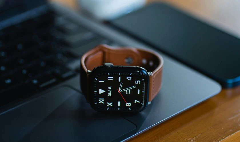 Đồng hồ thông minh là món quà công nghệ cực kỳ ấn tượng