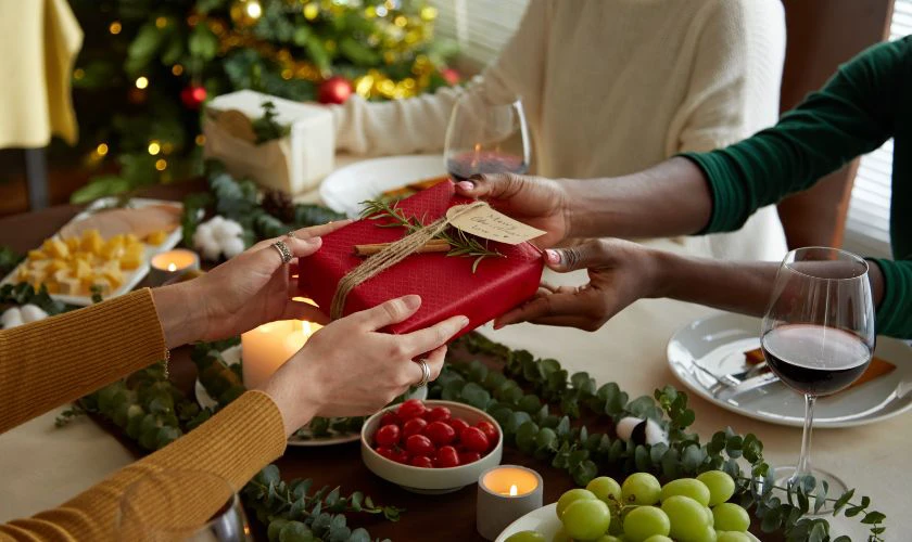 Tiêu chí chọn quà Noel cho bạn bè