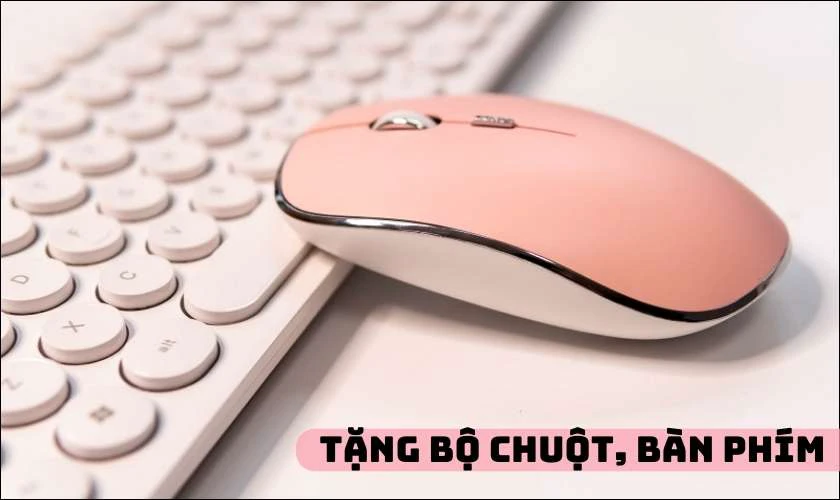 Tặng bộ chuột, bàn phím cho cô giáo