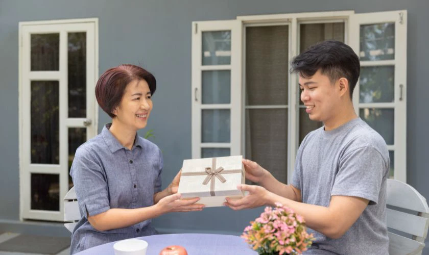 Tiêu chí lựa chọn ngày của mẹ tặng quà gì?