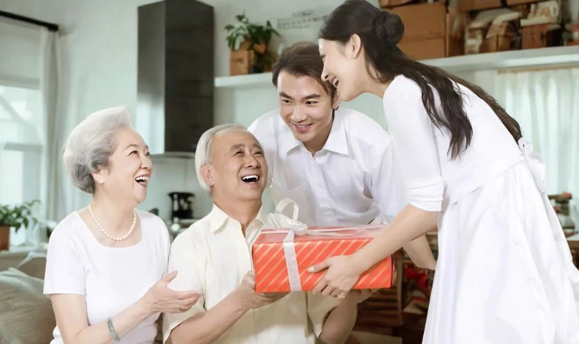 Quà tặng ngày Gia đình Việt Nam 28/6 cho bố mẹ