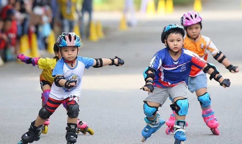 Giày trượt patin là món quà Tết ấn tượng cho bé