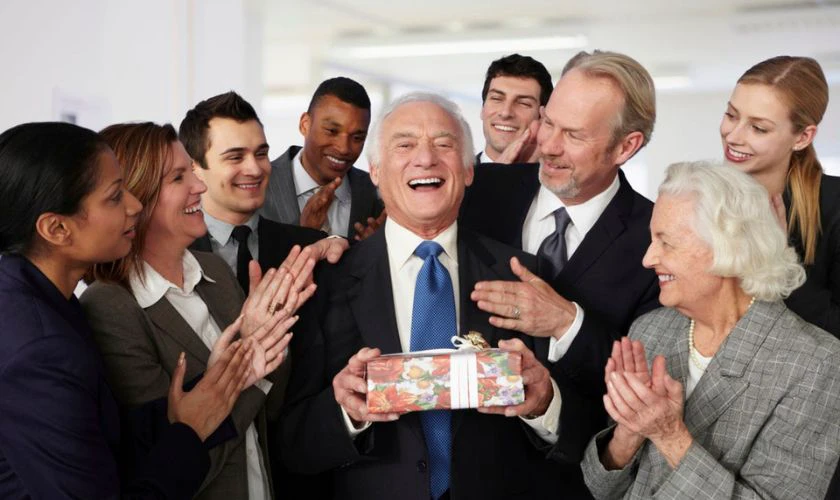 Cách tặng quà Tết cho sếp tinh tế