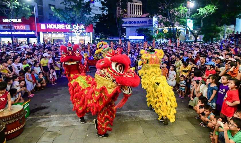 Trải nghiệm múa lân - trống hội