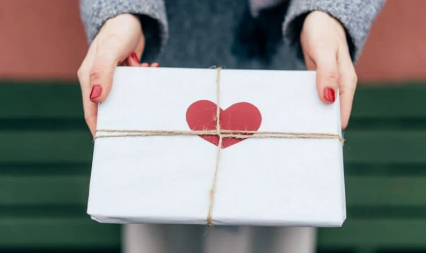 Lưu ý khi tặng quà Valentine cho chồng