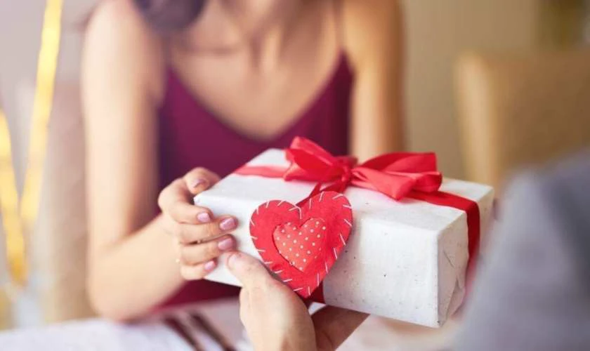 Kinh nghiệm chọn quà Valentine cho vợ đúng ý