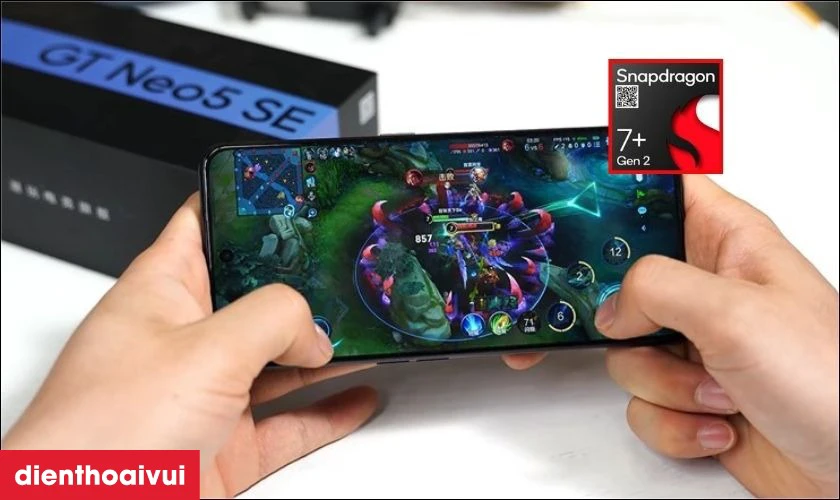 Chip Snapdragon 7+ Gen 2 mạnh mẽ đáp ứng mọi nhu cầu sử dụng của bạn