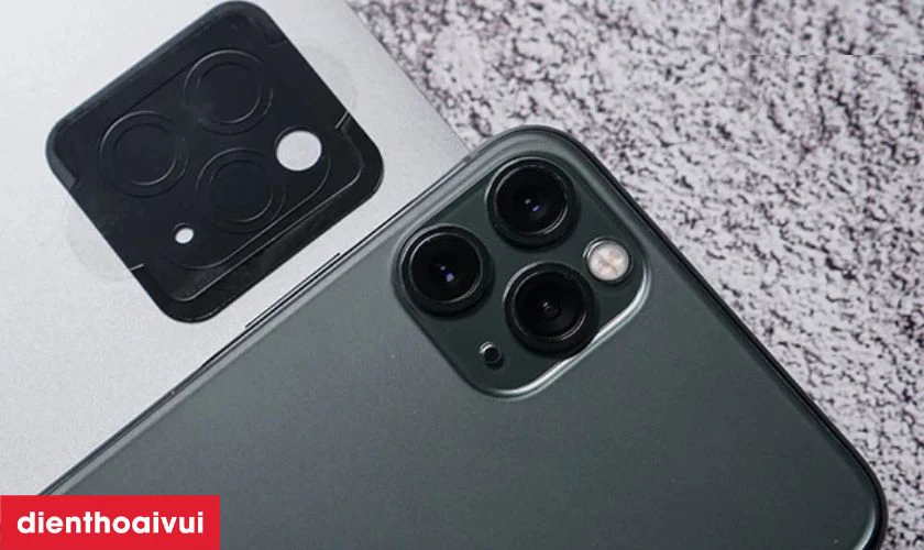 Quy trình làm sạch cụm camera sau bằng thiết bị chuyên dụng