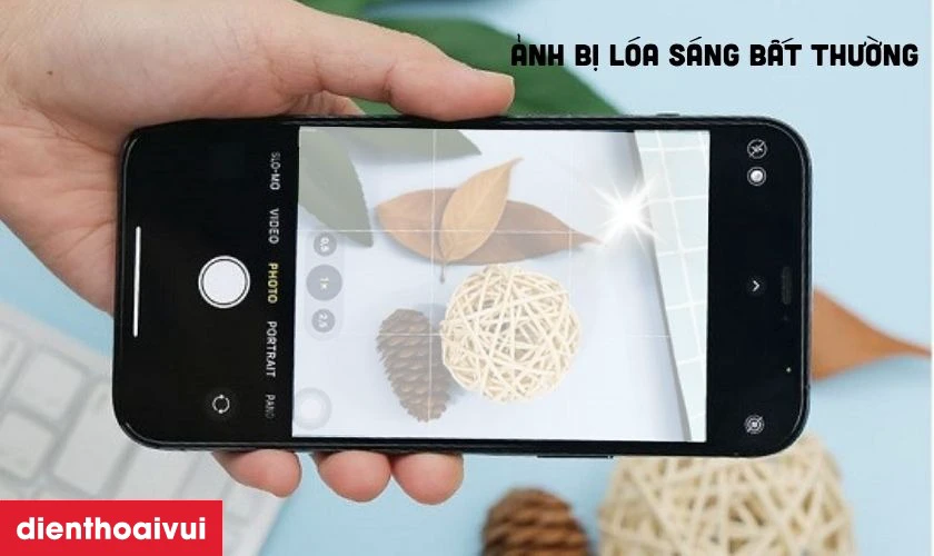 Chụp ban đêm hoặc ngoài trời bị lóa sáng bất thường