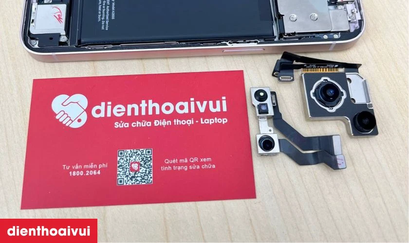 Địa chỉ rửa đốm camera sau iPhone 12 Pro uy tín