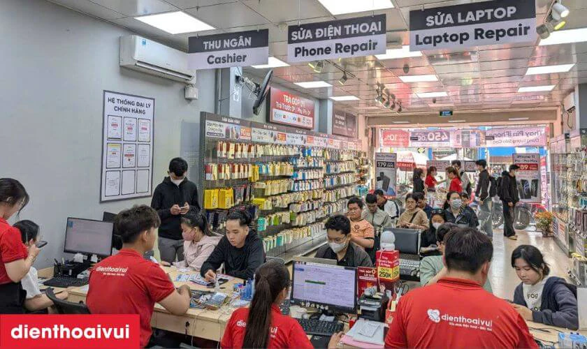 Địa chỉ rửa đốm camera sau iPhone 14 Pro Max uy tín