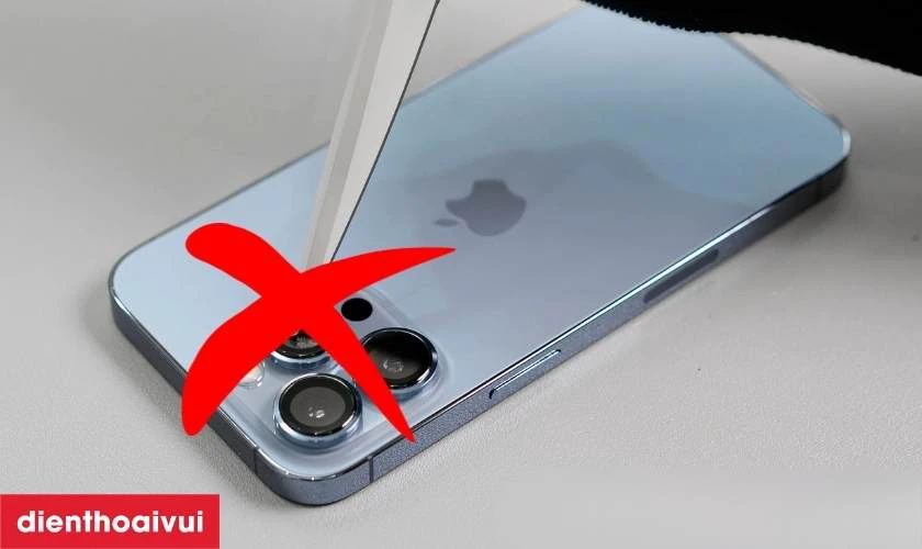 Lưu ý khi camera sau iPhone bị đốm mờ