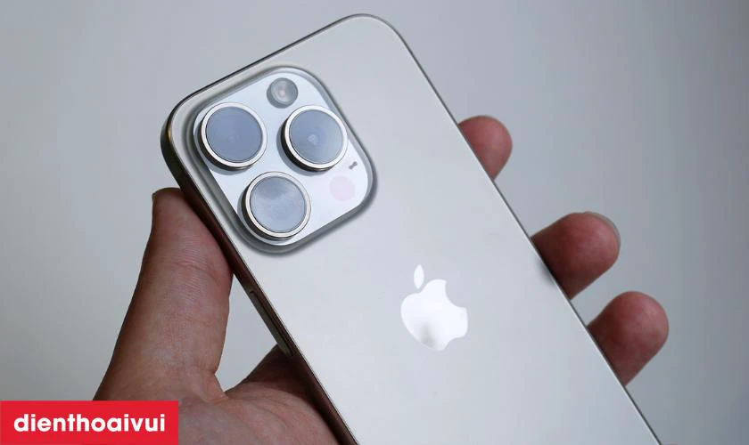 Lưu ý khi camera sau iPhone bị đốm mờ
