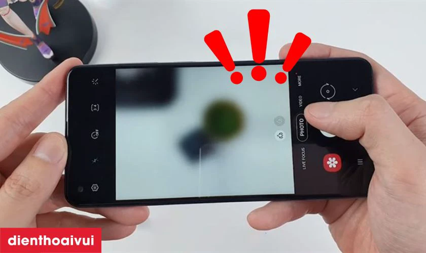 Dấu hiệu cần rửa đốm camera sau iPhone 7 Plus