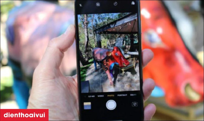Dấu hiệu cần rửa đốm camera sau iPhone XR