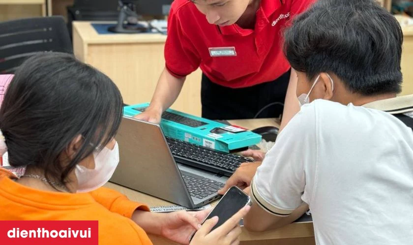 Mua sạc laptop Samsung giá tốt tại Điện Thoại Vui