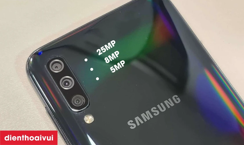 Cụm 3 camera sau tr&ecirc;n điện thoại Samsung Galaxy A50 cũ