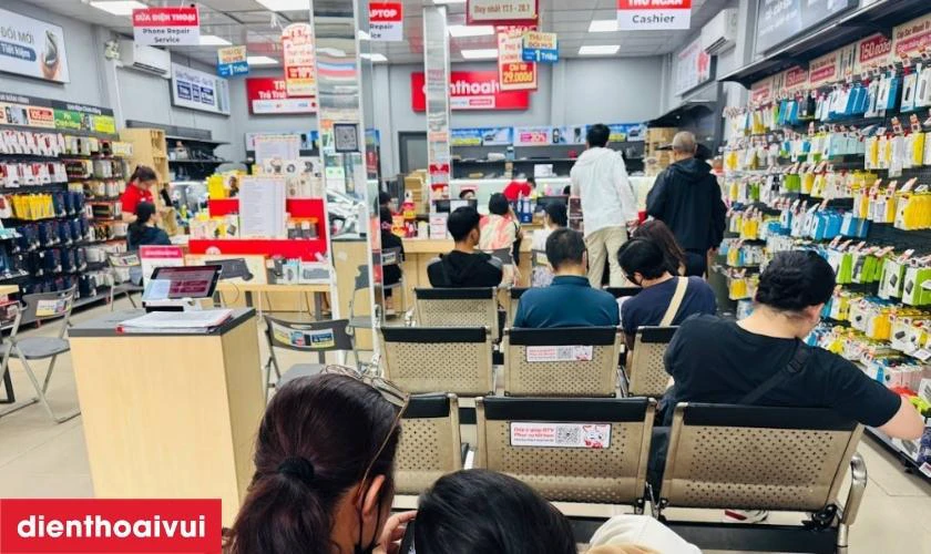 Vì sao nên chọn mua Samsung Galaxy A25 5G 6GB 128GB - Cũ xước cấn tại Điện Thoại Vui?