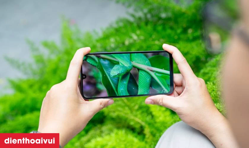 Camera 50MP hỗ trợ OIS chụp ảnh r&otilde; n&eacute;t