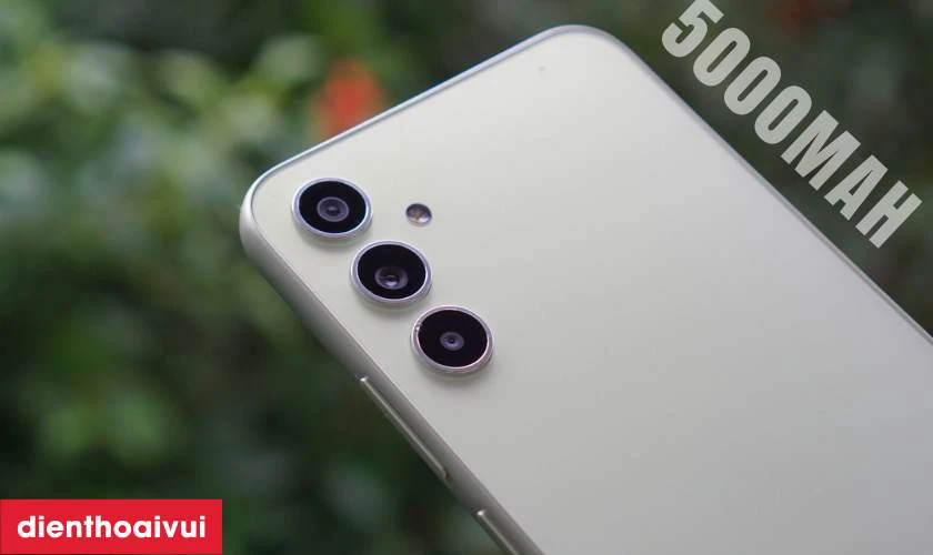 Yên tâm sử dụng liên tục suốt ngày dài với pin 5000mAh