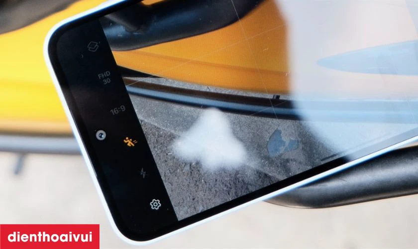 Quay video ổn định với chống rung OIS