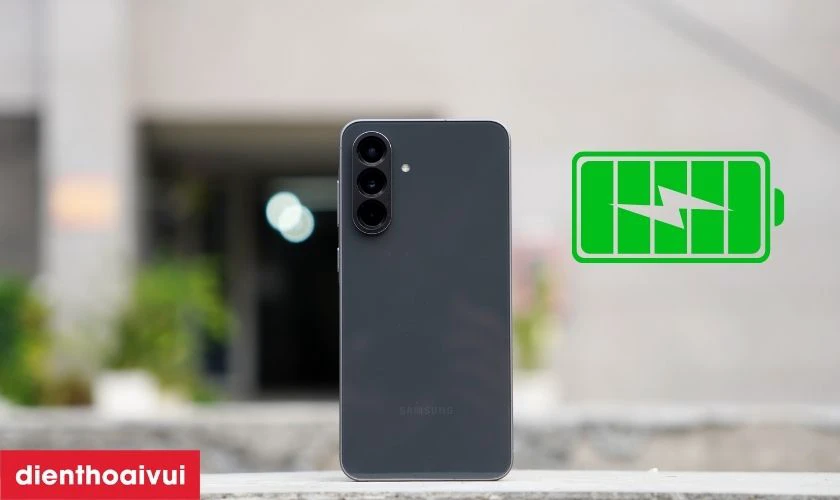 Pin 5.000mAh, sạc nhanh, sử dụng cả ng&agrave;y d&agrave;i