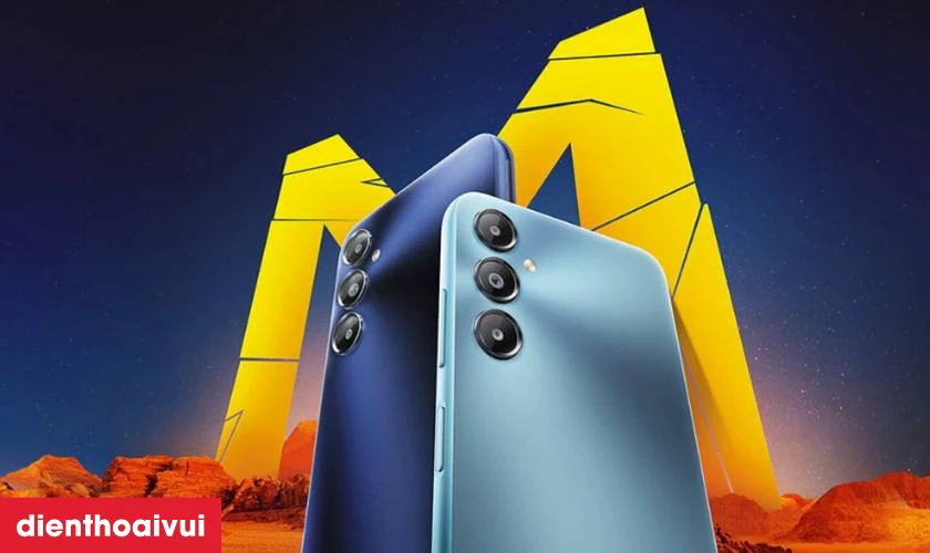 Camera sau ba ống k&iacute;nh