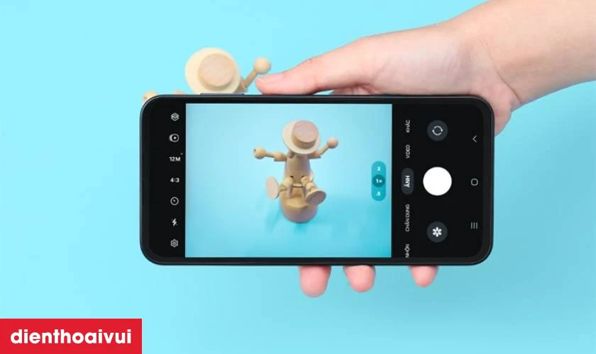Camera trước 13MP cho selfie và video call