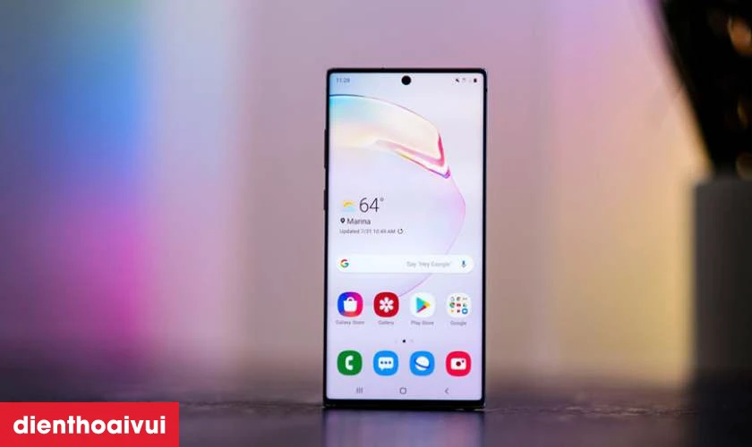 Màn hình Dynamic AMOLED Infinity-O 6.3 inch sắc nét 