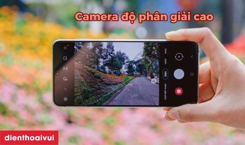 Samsung S21 Plus 5G có 3 ống kính độ phân giải cao
