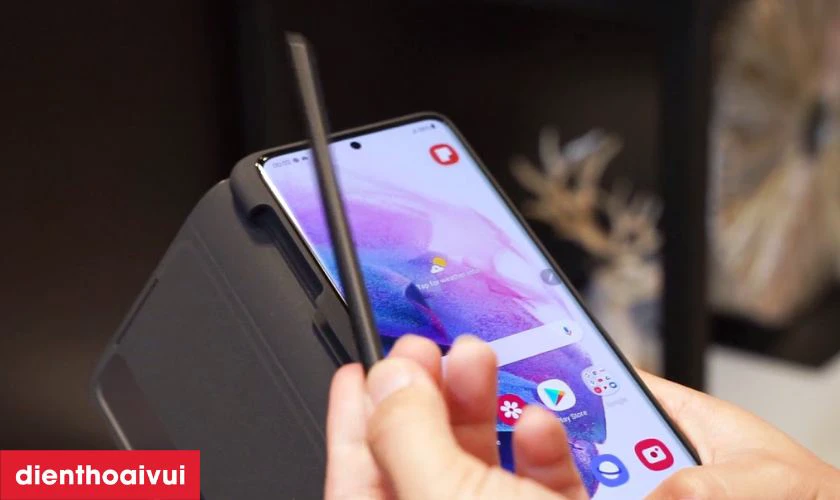 S Pen tương thích nâng cao trải nghiệm và các tính năng đặc biệt khác