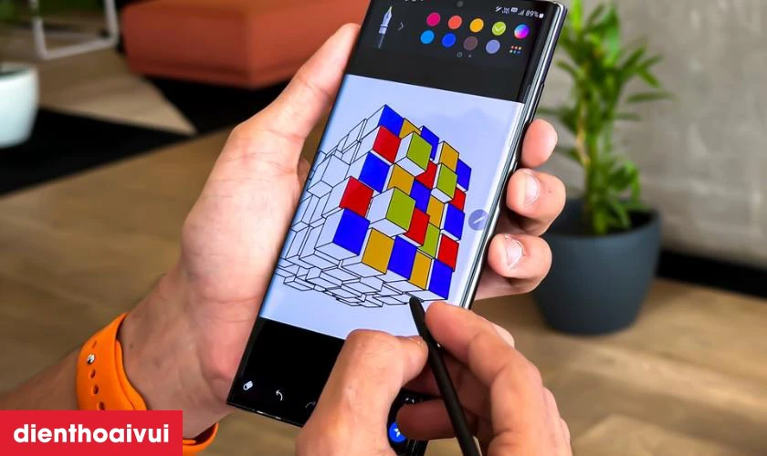 T&iacute;ch hợp b&uacute;t S Pen hỗ trợ ghi ch&uacute; v&agrave; s&aacute;ng tạo tiện lợi