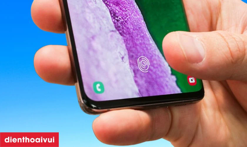 Kiểm tra các tính năng đặc biệt trên Samsung như FaceID, cảm biến