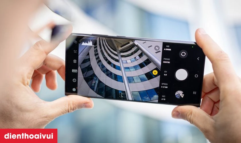 Camera selfie 12MP chất lượng cao