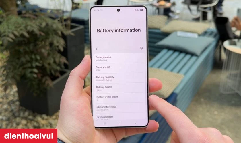 Vi&ecirc;n pin 3.900mAh hỗ trợ sạc nhanh 25W v&agrave; sạc kh&ocirc;ng d&acirc;y tiện lợi