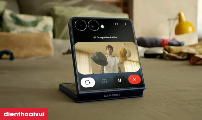 Với 12GB RAM + 256GB bộ nhớ trong lưu trữ ứng dụng nặng trơn tru