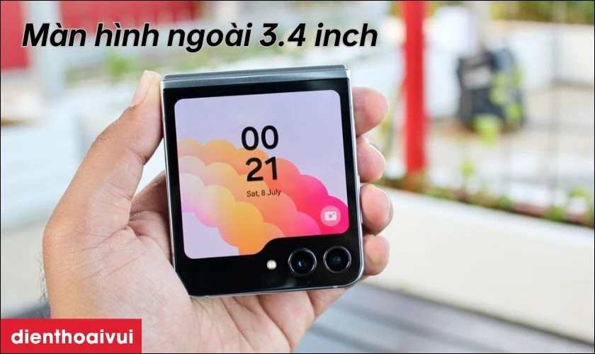 Màn hình được tích hợp công nghệ Dynamic AMOLED