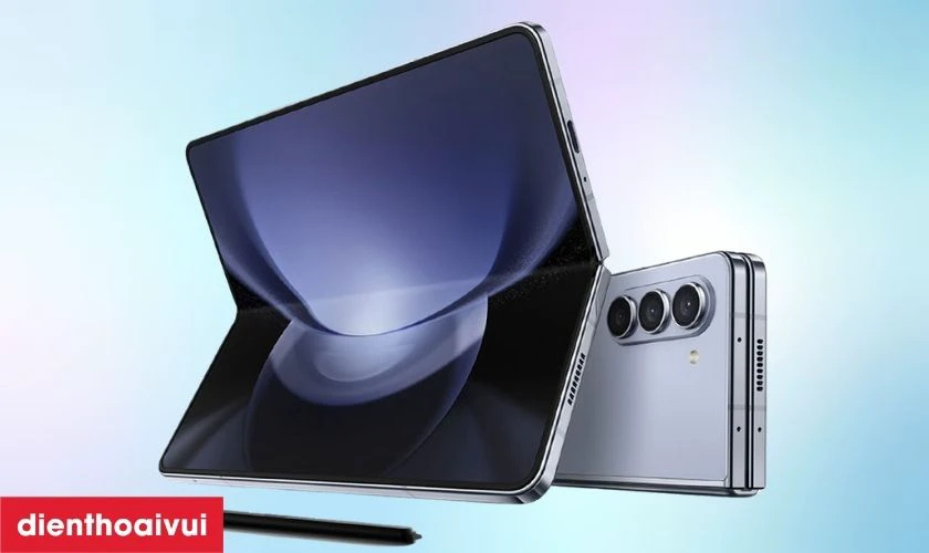 Màn hình 7.6 inch, mãn nhãn từng chi tiết