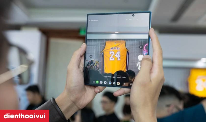 Camera 200MP chụp ảnh chi tiết