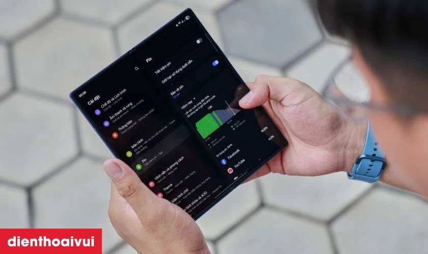 Pin 4400mAh hỗ trợ sạc nhanh