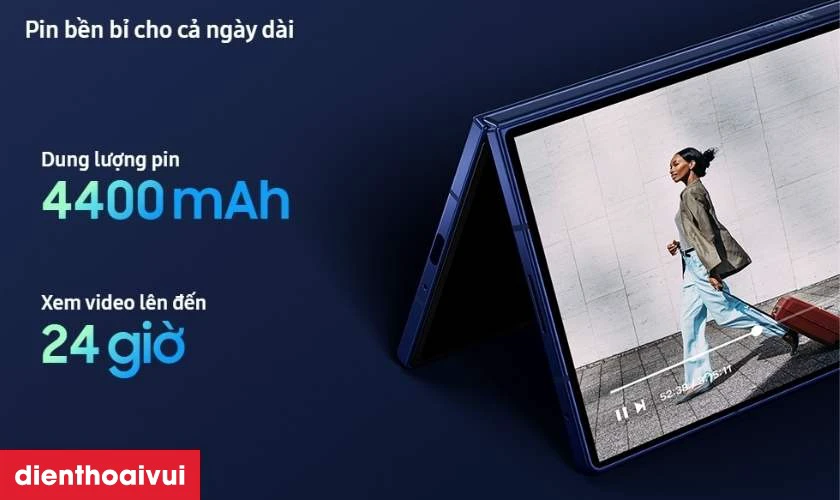 Pin 4.400mAh t&iacute;ch hợp sạc nhanh tiện lợi