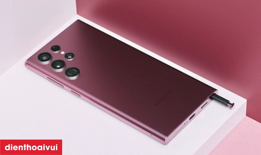 Hiệu năng v&agrave; bộ nhớ lưu trữ thoải m&aacute;i