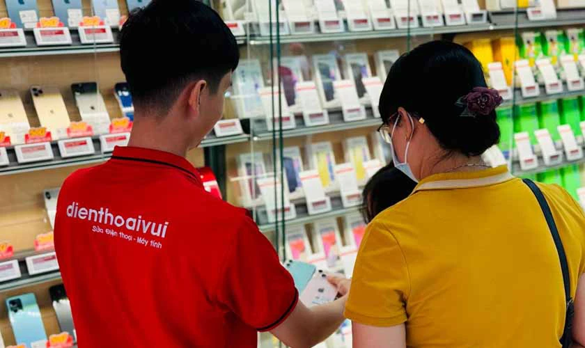 Mua iPhone ở đâu?