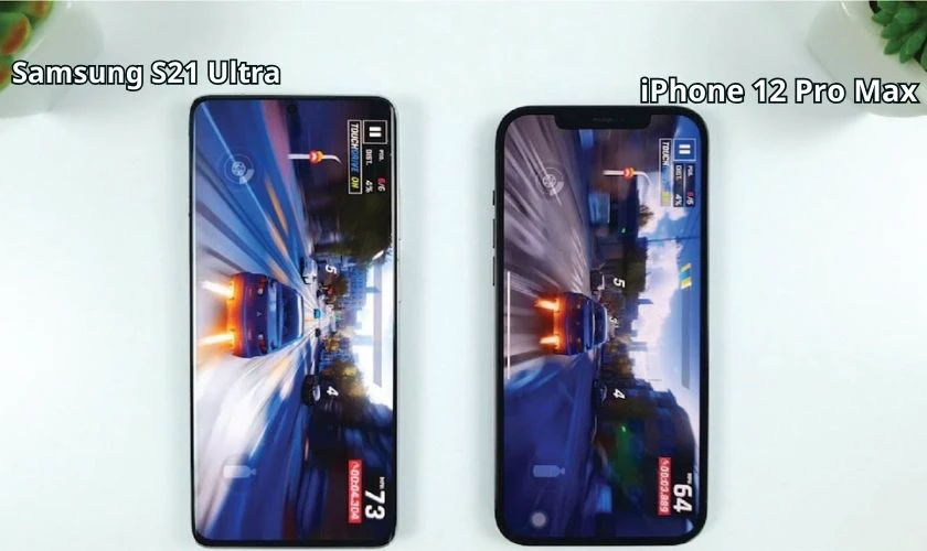 Màn hình S21 Ultra có khả năng hiển thị vượt trội hơn iPhone 12 Pro Max